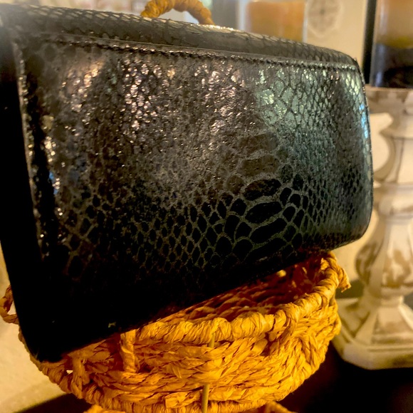 Michael Kors Wallet - Picture 2 of 7